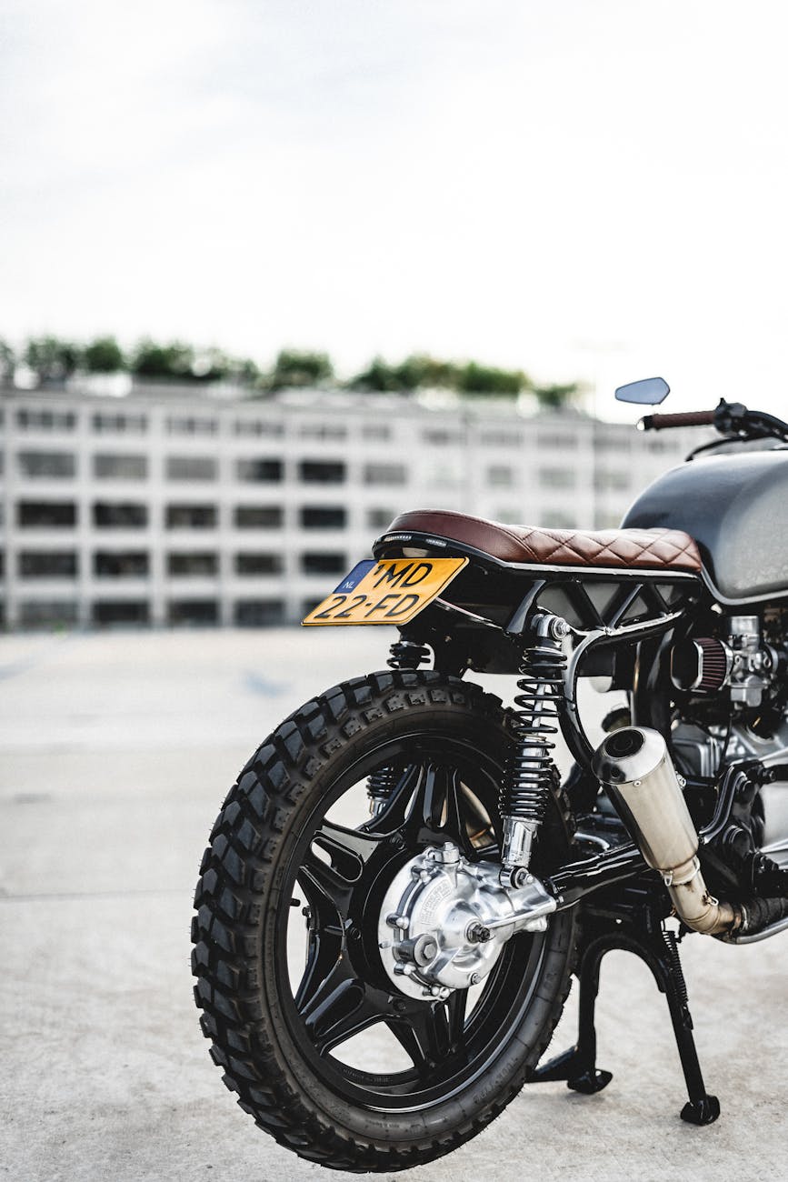 Bike Style Showdown: Vintage vs. Modern Models